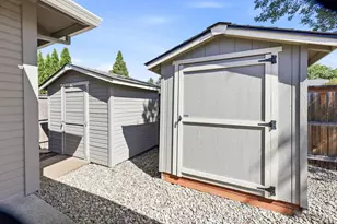 1431 Yellowstone Ave, Medford, OR 97504 - Photo 10
