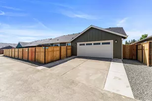 2812 SW Elmer Nelson Ln, Grants Pass, OR 97527 - Photo 22