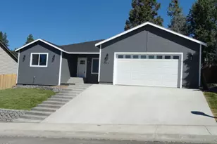 5155 Lyptus Ln, Klamath Falls, OR 97601 - Photo 2