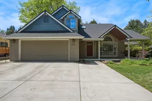 973 NE Paula Dr, Bend, OR 97701 - Photo 4