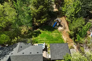 973 NE Paula Dr, Bend, OR 97701 - Photo 54