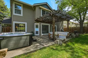 973 NE Paula Dr, Bend, OR 97701 - Photo 40