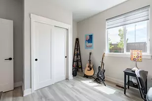 3859 NE Oakside Loop, Bend, OR 97701 - Photo 10