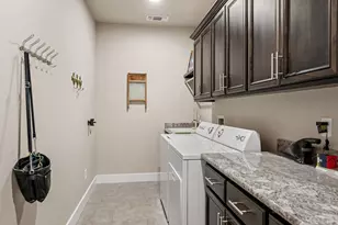 3250 Annapolis Dr, Medford, OR 97504 - Photo 26