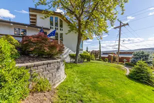 727 Hillside Ave, Klamath Falls, OR 97601 - Photo 6
