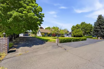 992 Auby Way, Grants Pass, OR 97527 - Photo 1