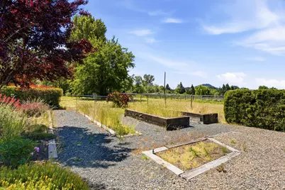 992 Auby Way, Grants Pass, OR 97527 - Photo 32