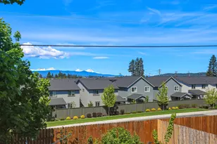 61573 E Lake Dr, Bend, OR 97702 - Photo 68
