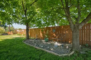 61573 E Lake Dr, Bend, OR 97702 - Photo 44