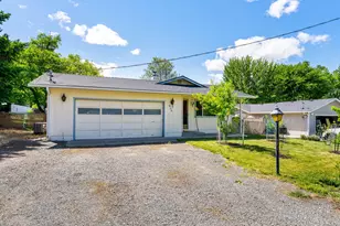 210 Sky Crest Dr, Grants Pass, OR 97527 - Photo 22
