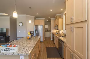 333 Mountain View Dr, Talent, OR 97540 - Photo 10