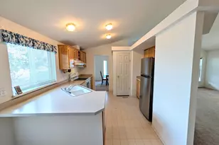 1188 NE 27th St, Bend, OR 97701 - Photo 4
