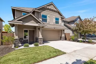 3120 NE Marea Dr, Bend, OR 97701 - Photo 2