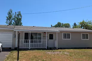 1035 Applewood St, Klamath Falls, OR 97603 - Photo 1