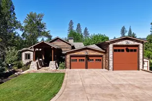 1030 Anglers Pl, Shady Cove, OR 97539 - Photo 2