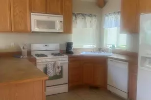 4815 Falcon Dr, Klamath Falls, OR 97601 - Photo 4