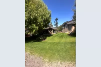 4815 Falcon Drive, Klamath Falls, OR 97601 - Photo 2