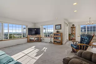 2220 Kimberly Dr, Klamath Falls, OR 97603 - Photo 10