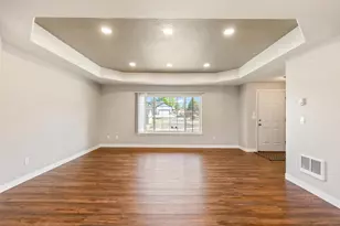 727 SE Cross Ln, Madras, OR 97741 - Photo 4
