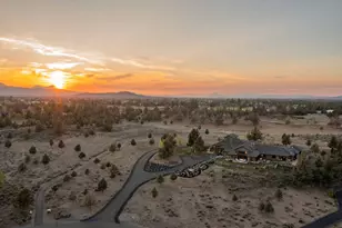 61465 White Peaks Ct, Bend, OR 97702 - Photo 128