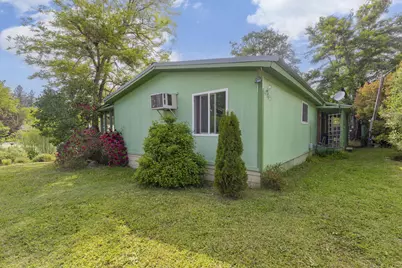 2582 Walnut Avenue, Grants Pass, OR 97527 - Photo 2
