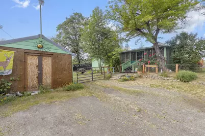 2582 Walnut Avenue, Grants Pass, OR 97527 - Photo 4