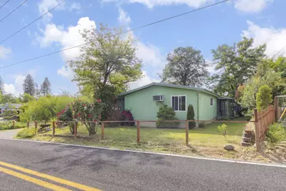 2582 Walnut Avenue, Grants Pass, OR 97527 - Photo 1
