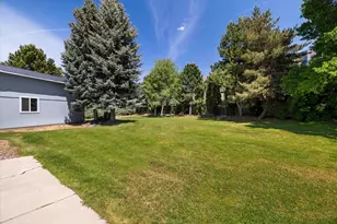 21196 Strawberry Mountain, Bend, OR 97702 - Photo 32