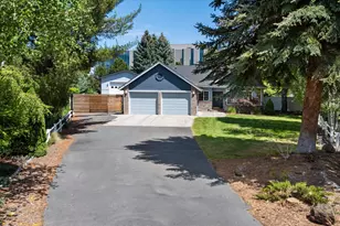 21196 Strawberry Mountain, Bend, OR 97702 - Photo 2