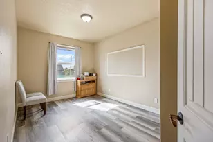 570 Mountain Ridge Dr, Culver, OR 97734 - Photo 22