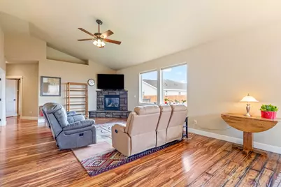570 Mountain Ridge Drive, Culver, OR 97734 - Photo 8
