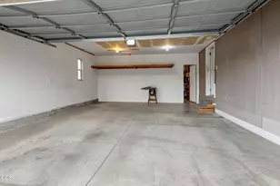 756 NE Sioux Ct, Redmond, OR 97756 - Photo 22