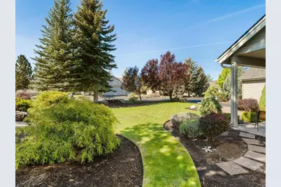 8051 Granite Falls Drive, Redmond, OR 97756 - Photo 8
