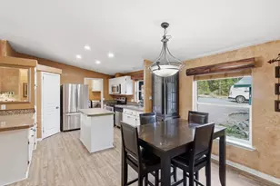 19140 Springfield Ct, Crescent Lake, OR 97733 - Photo 16