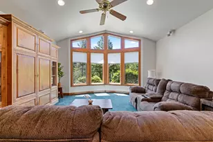 1562 Sleepy Hollow Loop, Grants Pass, OR 97527 - Photo 18