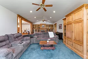1562 Sleepy Hollow Loop, Grants Pass, OR 97527 - Photo 18