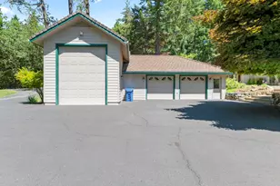 1562 Sleepy Hollow Loop, Grants Pass, OR 97527 - Photo 40