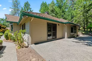 1562 Sleepy Hollow Loop, Grants Pass, OR 97527 - Photo 58
