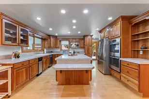 1562 Sleepy Hollow Loop, Grants Pass, OR 97527 - Photo 8