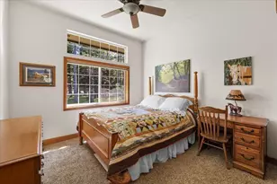 196 Pooh Ln, Grants Pass, OR 97526 - Photo 16