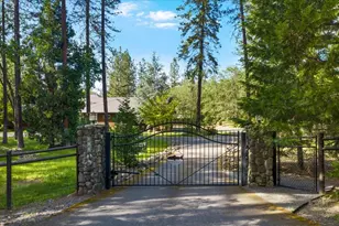 196 Pooh Ln, Grants Pass, OR 97526 - Photo 4