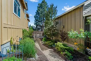1940 NW Monterey Pines Dr, Bend, OR 97703 - Photo 22