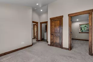 927 E Desperado Trail, Sisters, OR 97759 - Photo 14