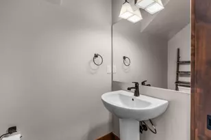927 E Desperado Trail, Sisters, OR 97759 - Photo 12