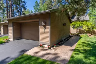60555 Elkai Woods Dr, Bend, OR 97702 - Photo 28