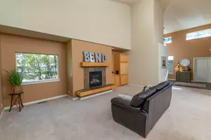 60555 Elkai Woods Dr, Bend, OR 97702 - Photo 10