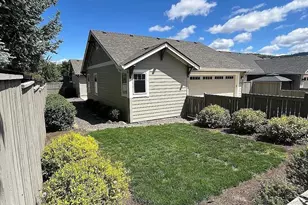 3752 Sunleaf Ave, Medford, OR 97504 - Photo 18