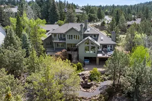 2853 NW Nightfall Cir, Bend, OR 97703 - Photo 2