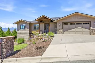 1017 Fawnhills Cir, Medford, OR 97504 - Photo 2