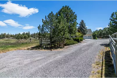 64080 Highway 20, Bend, OR 97703 - Photo 34